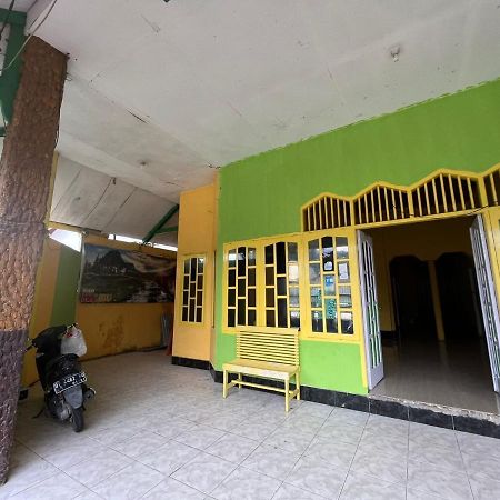 Hotel Malibu Baubau Bagian luar foto