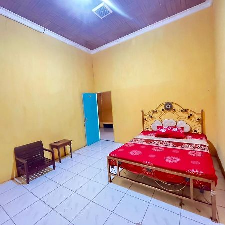 Hotel Malibu Baubau Bagian luar foto